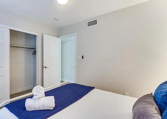 Spacious Oasis W/ Pool & Game * Phoenix