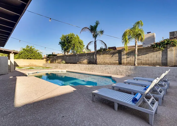 Spacious Oasis W/ Pool & Game * Phoenix