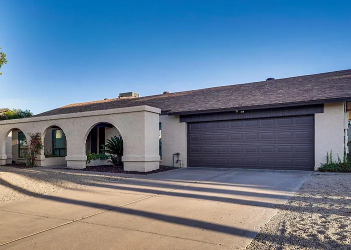 Spacious Oasis W/ Pool & Game Phoenix
